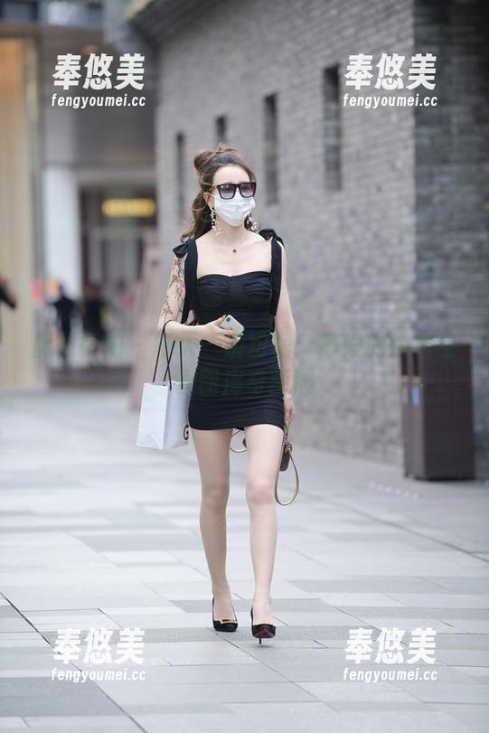 魔镜街拍-婷婷 魔镜街拍 - 每天一条粉裙:婷婷的销售主管图库奇葩展