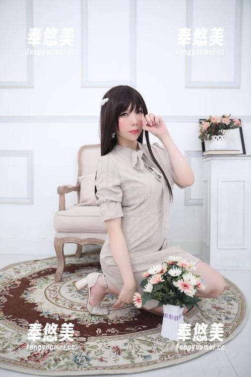 最新写真：鹿野希带你穿越2021年的Fantia乐园，各种姿势引人注目！