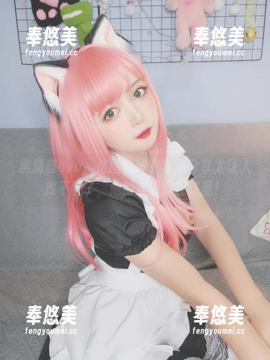 黑猫猫ovo，这回的睡衣套图分享太让人放不下了，她的迷人就在这里！